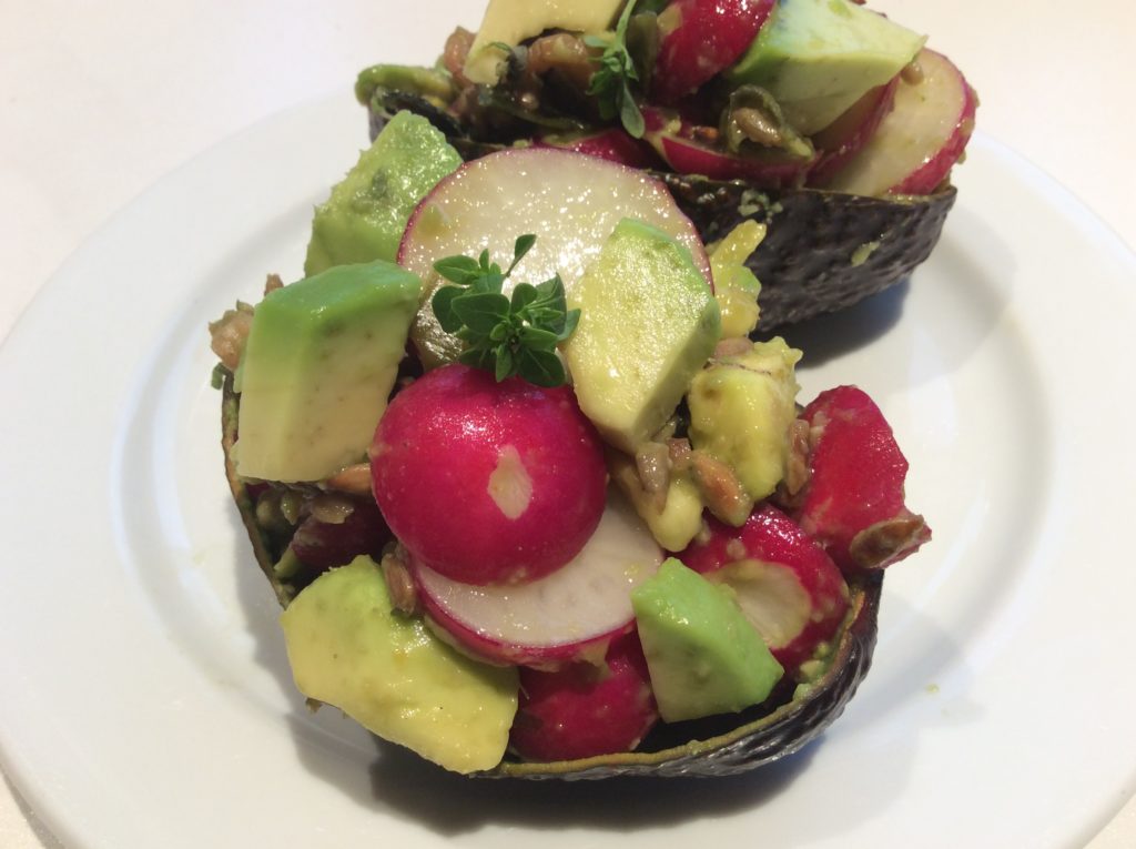 Garnalen met avocado en radijs
