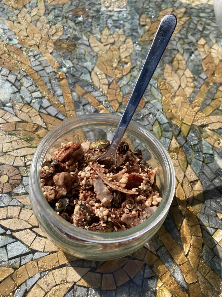 Low-carb granola
