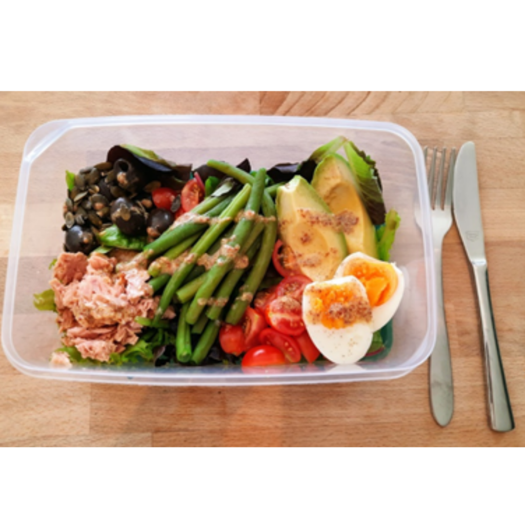 Salade niçoise in een lunchbox