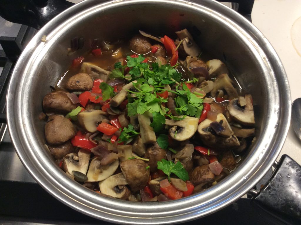 Groentestoofpot met paprika en champignons